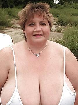 24P More mature big Boobies