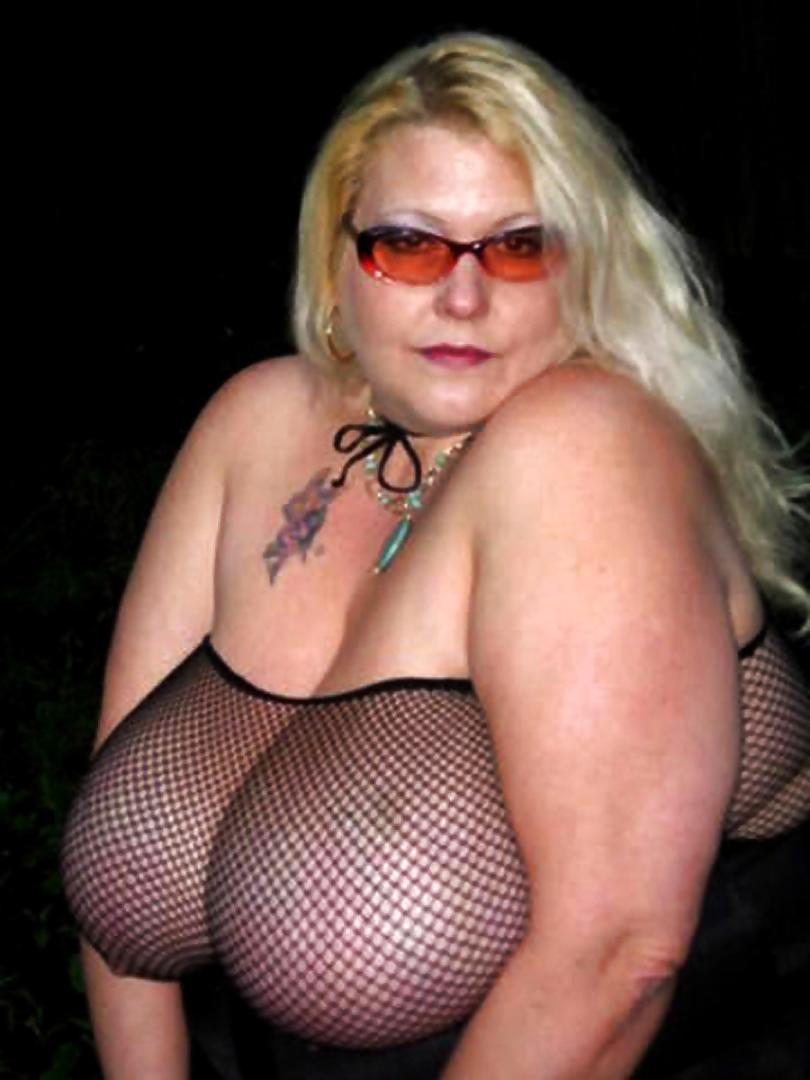24P More mature big Boobies