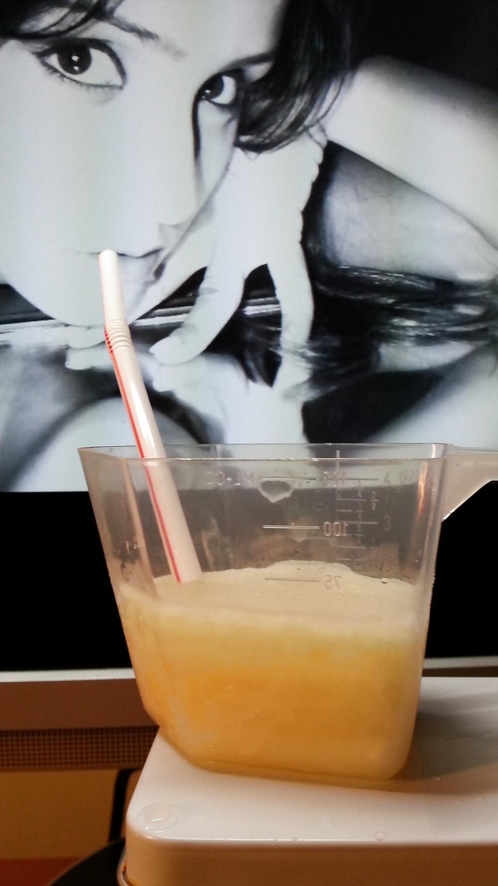 10P 60 ml sperm 7 cumshots for sandramonica to drink!