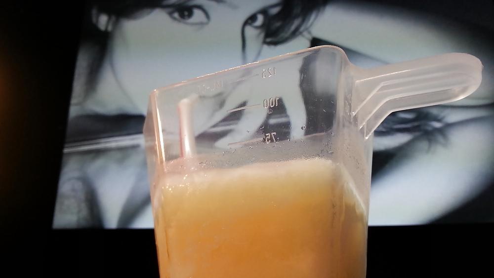 10P 60 ml sperm 7 cumshots for sandramonica to drink!