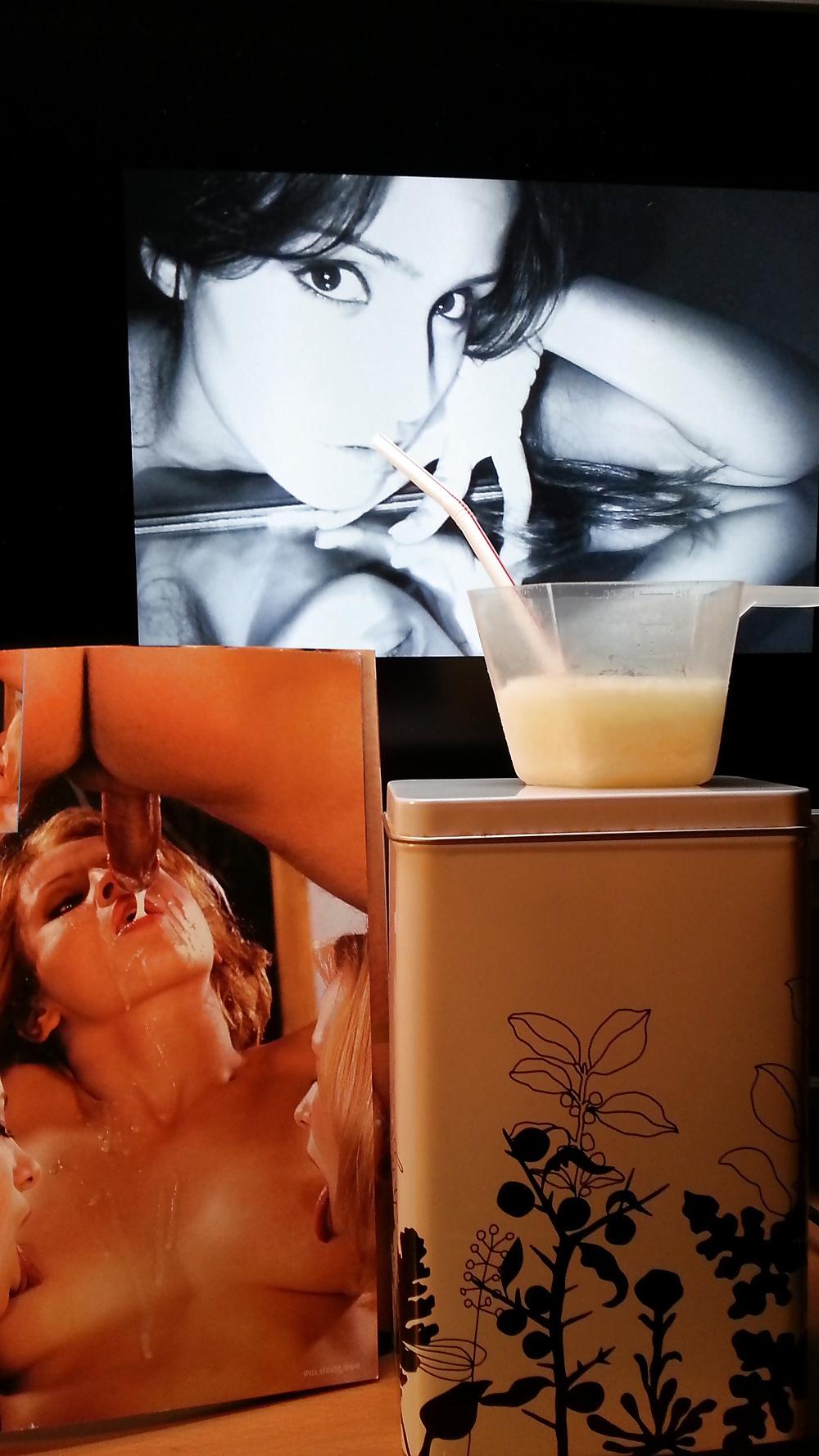 10P 60 ml sperm 7 cumshots for sandramonica to drink!