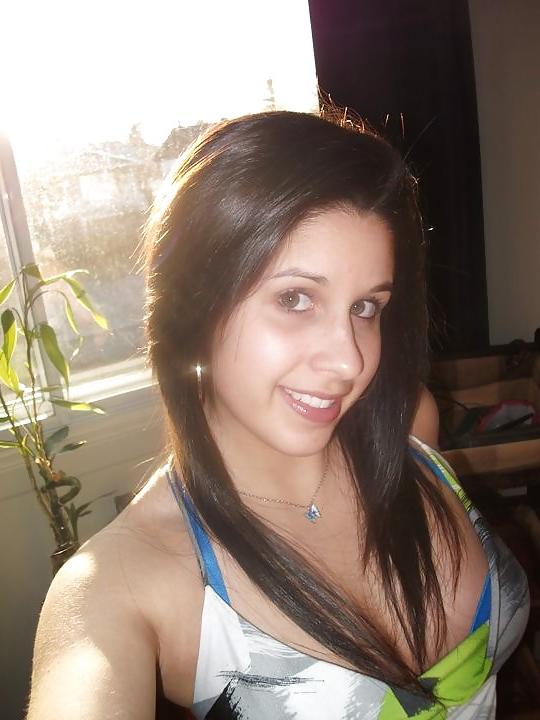 22P Some Random Cleavage Babes