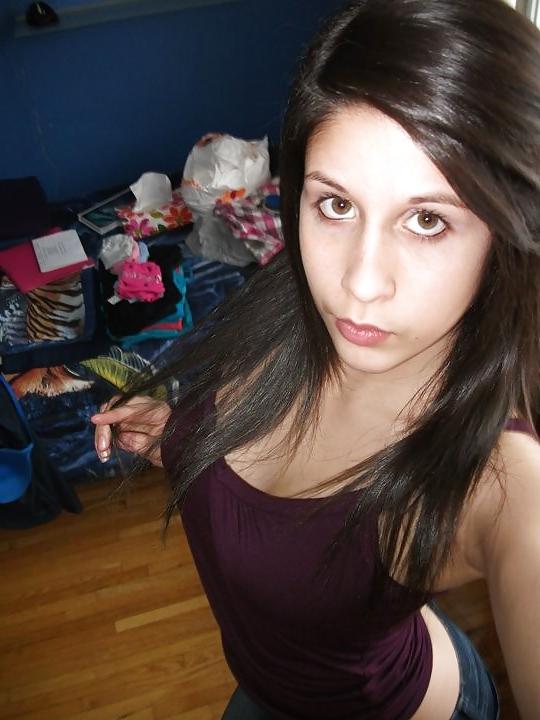 22P Some Random Cleavage Babes