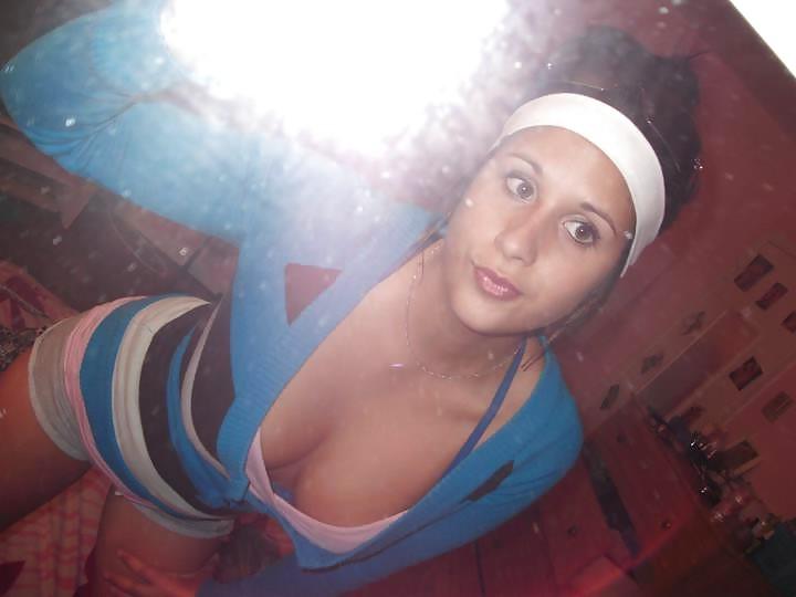 22P Some Random Cleavage Babes
