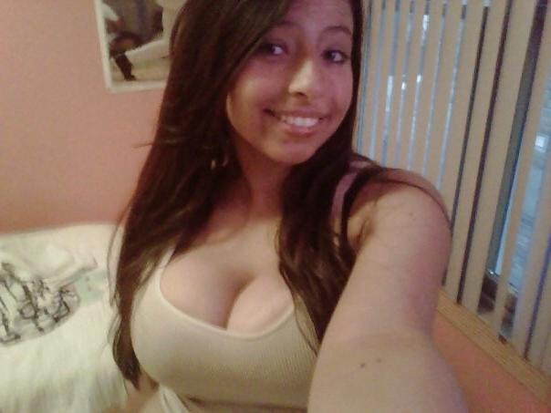 22P Some Random Cleavage Babes