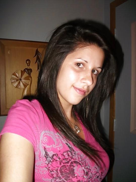 22P Some Random Cleavage Babes