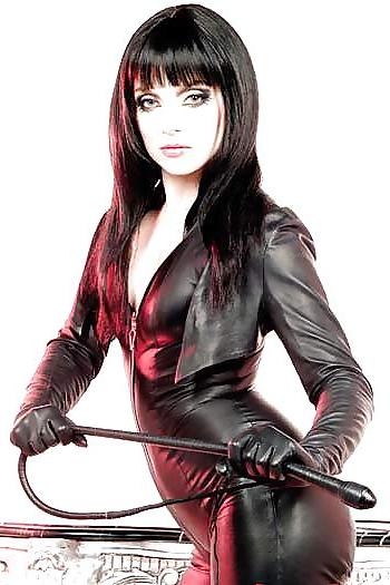 25P Leather Babes