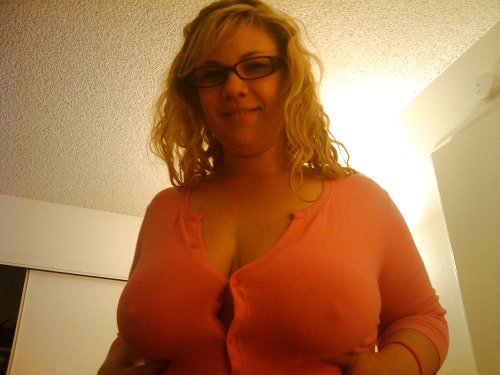 9P Gorgeous blonde american babe