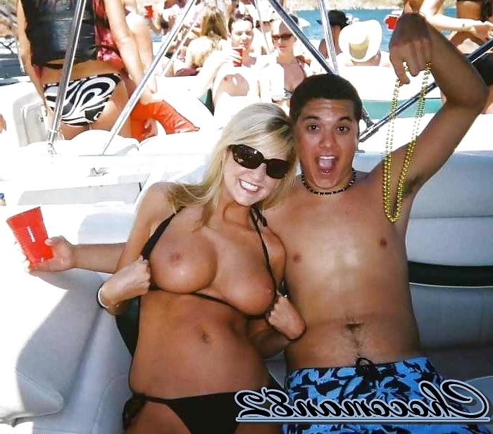 25P Flashing Big Boobs 