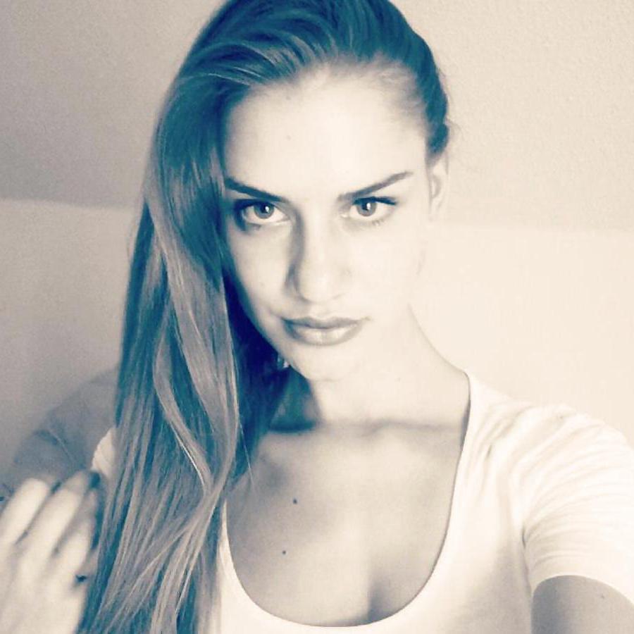 5P Hungarian beauty Claudia