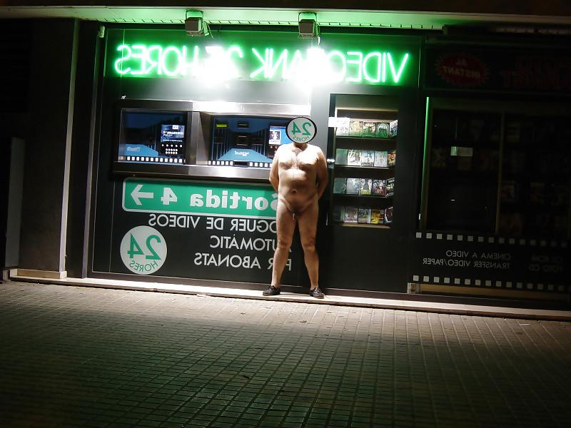 9P Public phone, Bank, videoclub