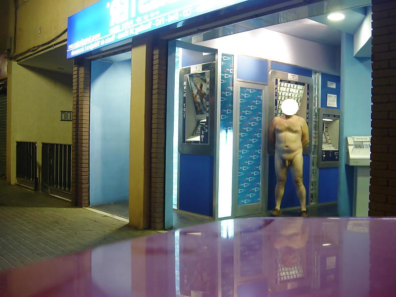 9P Public phone, Bank, videoclub