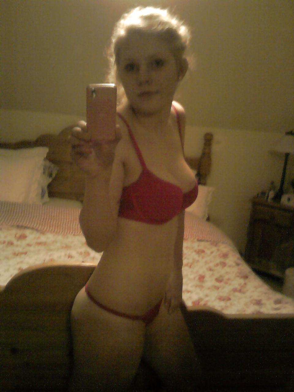 25P Favourites (Amateur teens, boobs, curves)