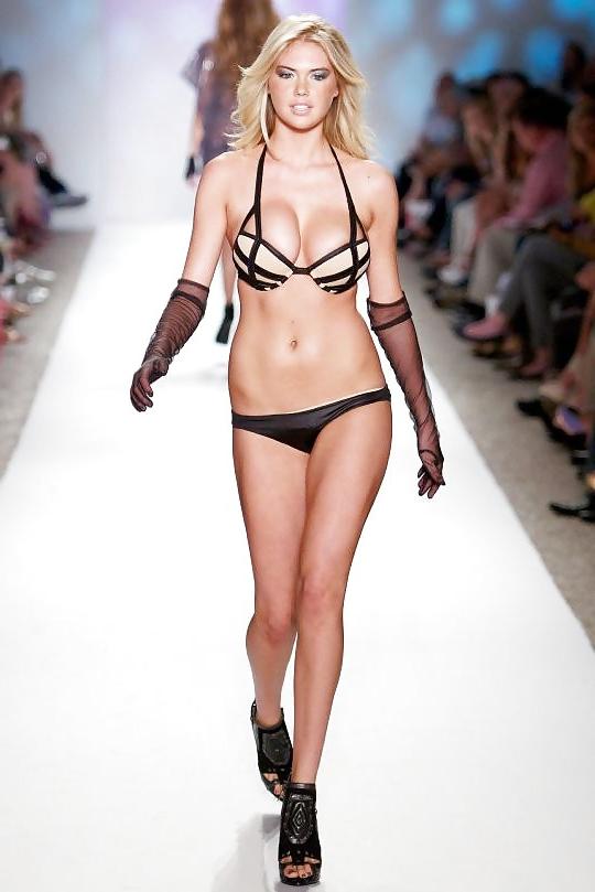 25P Fashion Models Tits+Pussy+Ass Erotica 2 By twistedworlds