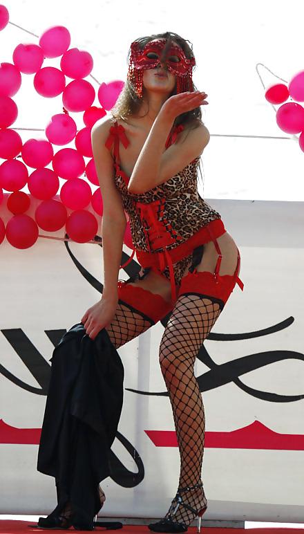 25P Fashion Models Tits+Pussy+Ass Erotica 2 By twistedworlds