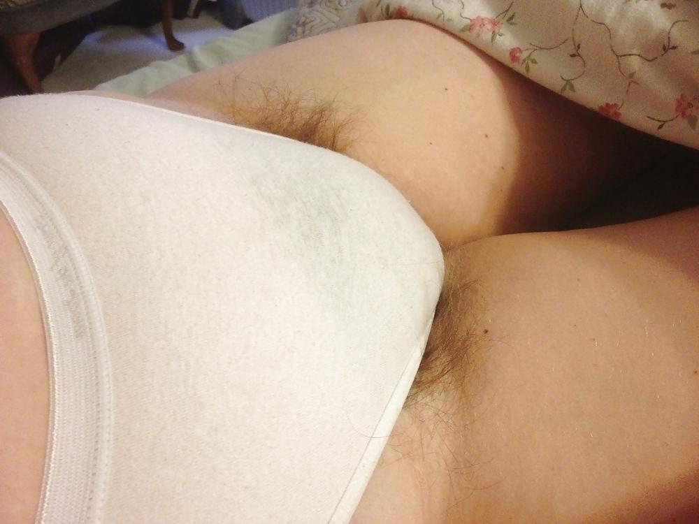 25P Her hairy pussy, pitts & big titts.