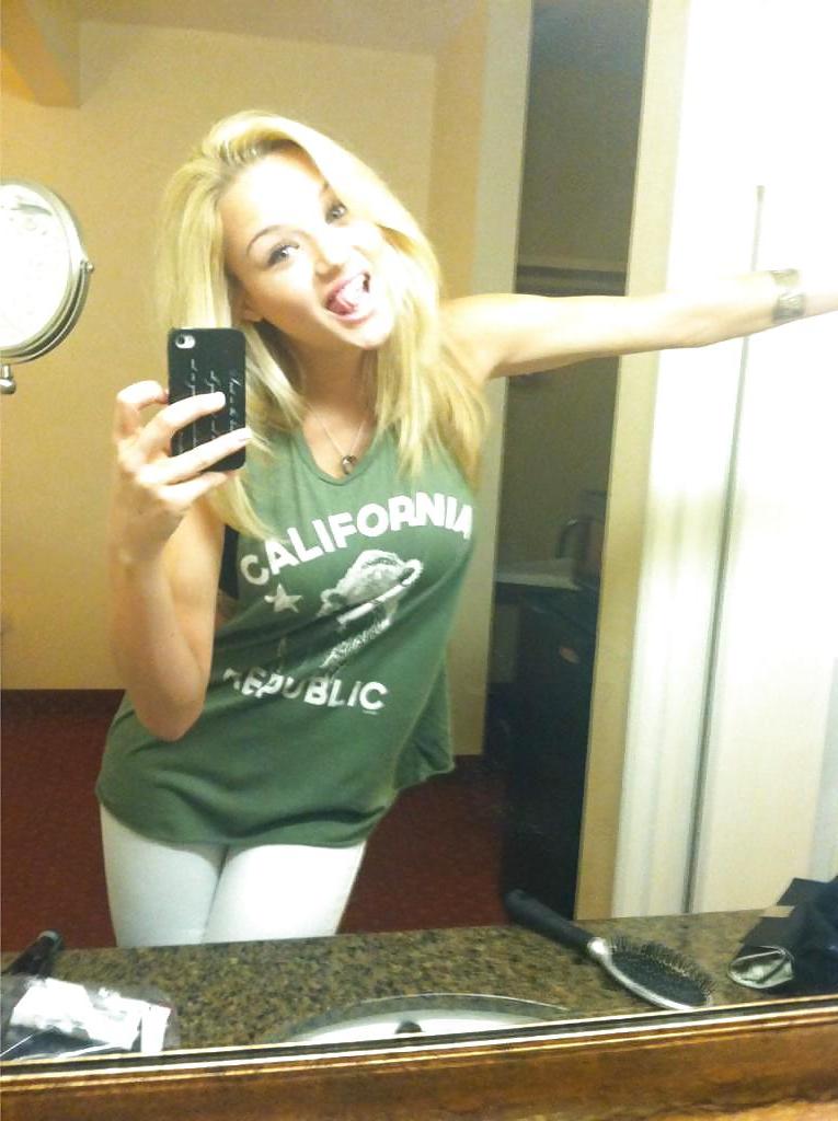 25P Haley King - Boobs!