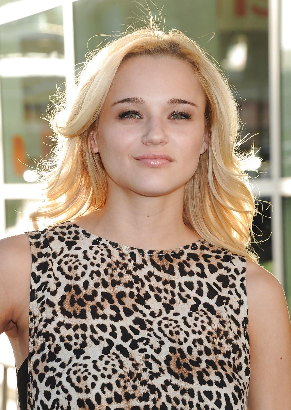 25P Haley King - Boobs!