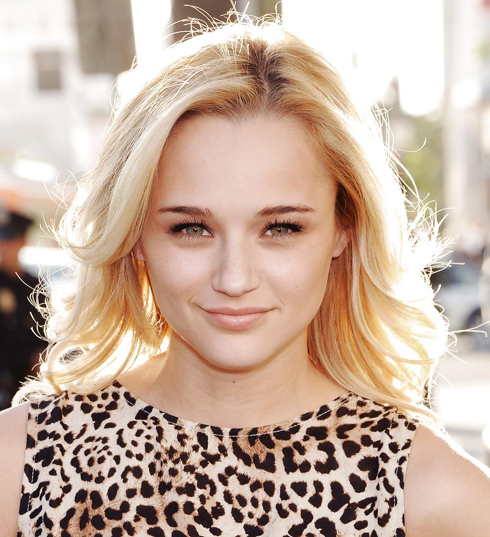 25P Haley King - Boobs!