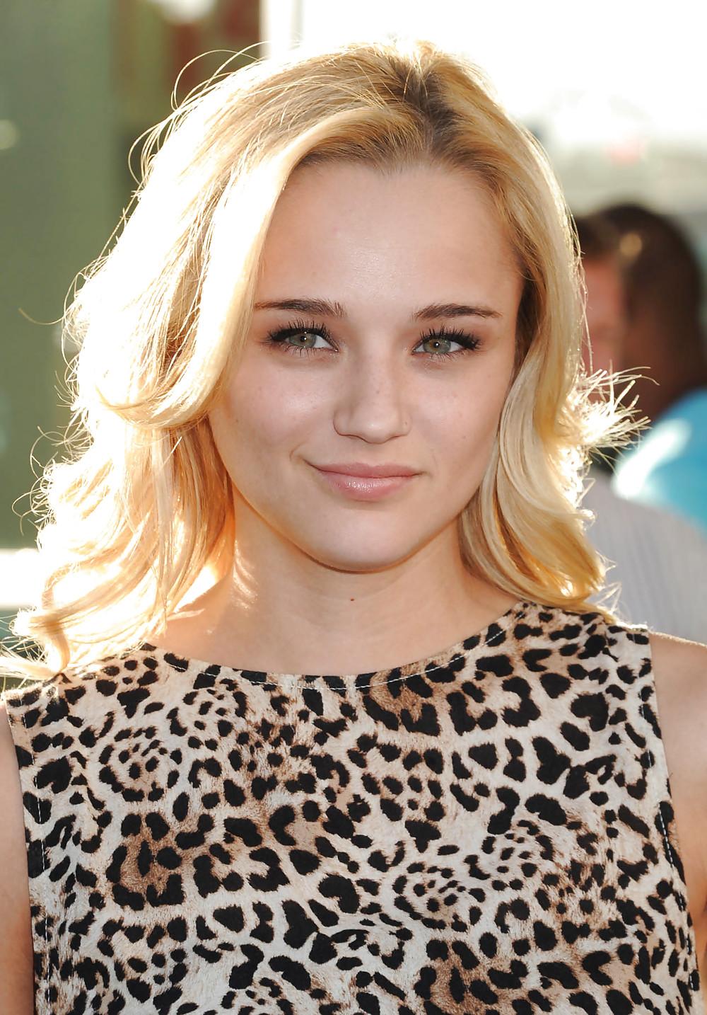 25P Haley King - Boobs!