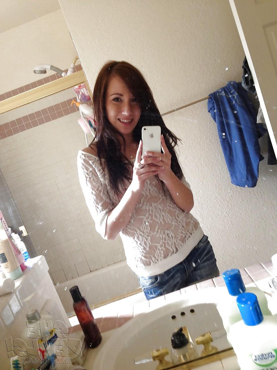 12P BRUNETTE - CELL PHONE PICS