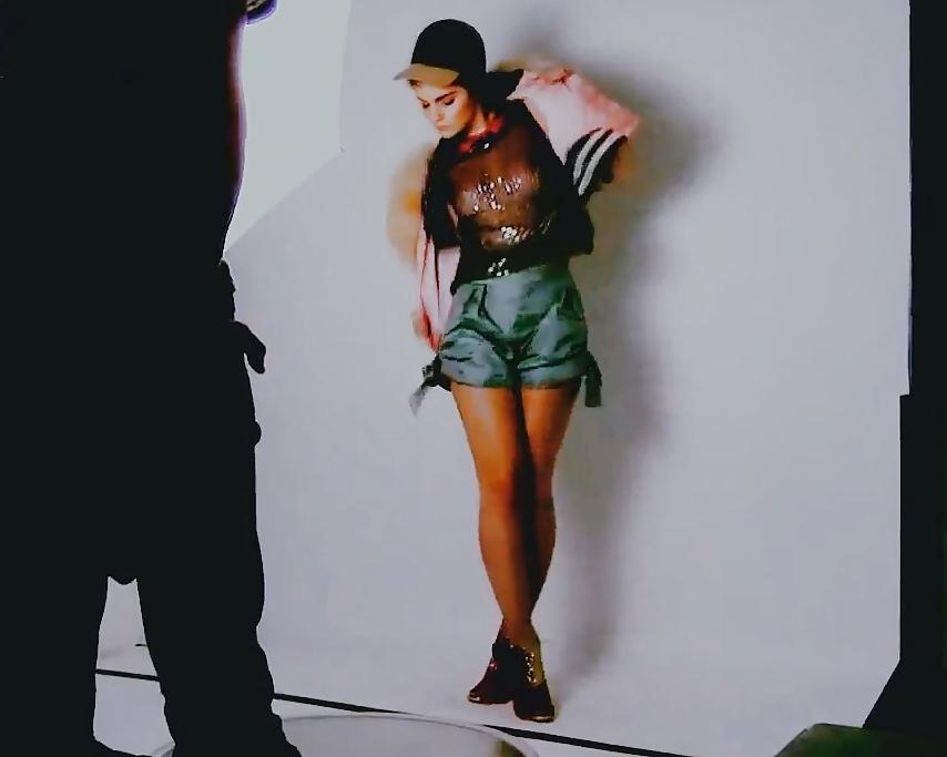25P Emma Watson Photoshoot See through?