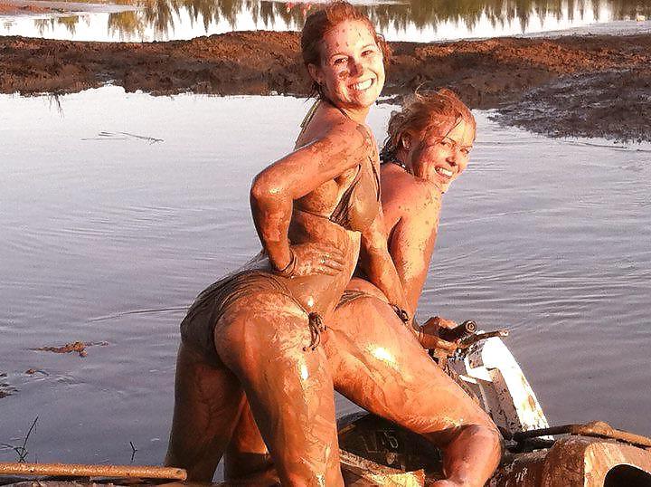 25P Asses, Tit's, and Tattooed Teens