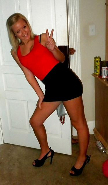 16P Smoking hot legs