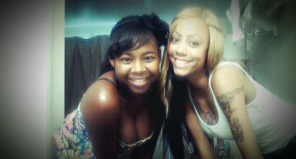 4P Hot ebony girls