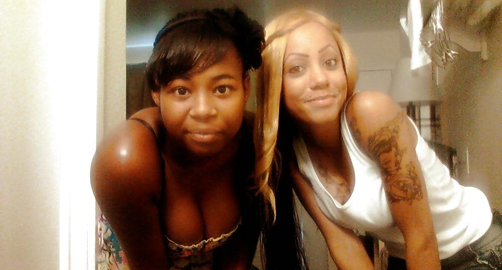 4P Hot ebony girls