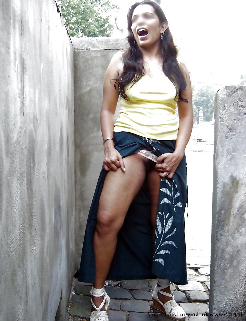 10P Mature Indian Wife Pussy Show In Open