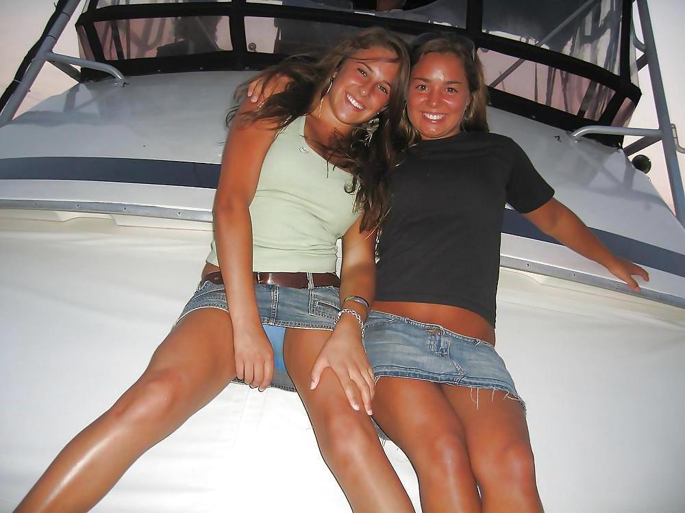 25P Hot babes upskirt shots