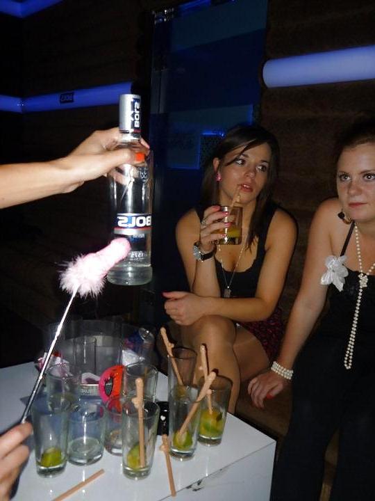 25P Hot babes upskirt shots