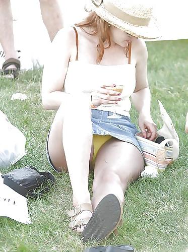 25P Hot babes upskirt shots