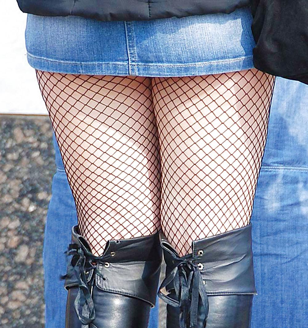 16P In The Streets 062 - Black Boots & Sexy Stockings
