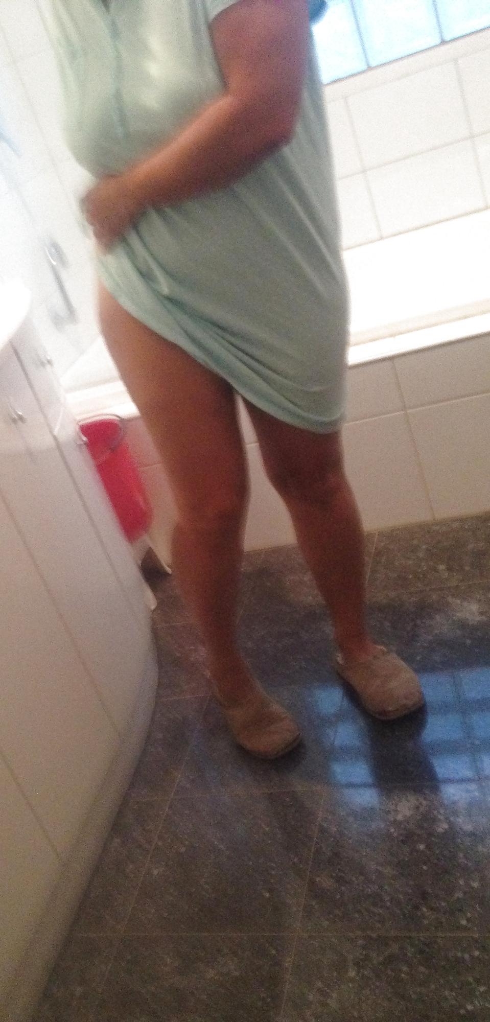 25P More amazing voyeur shots of Michelle my MILF...