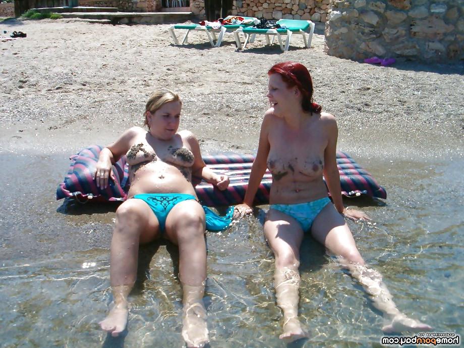 25P Lots of nude beach babes