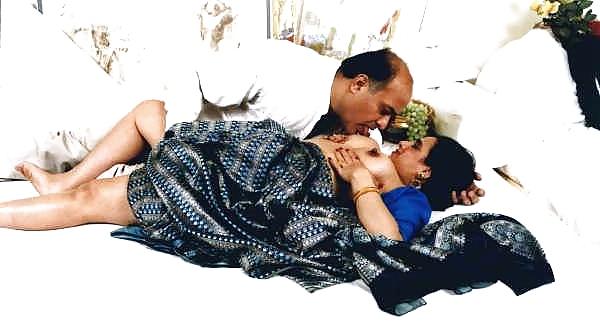 24P Indian aunty photo shoot