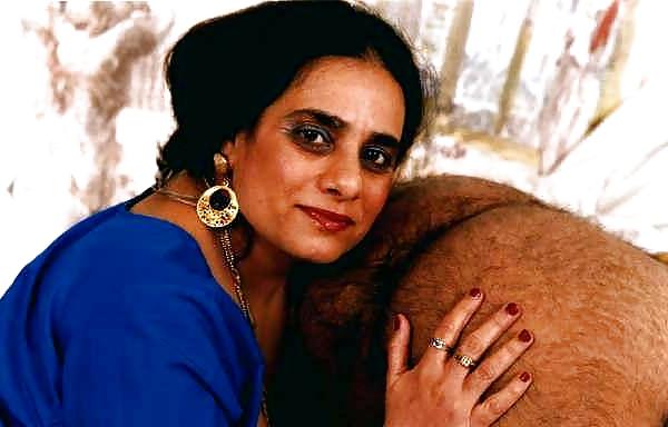 24P Indian aunty photo shoot