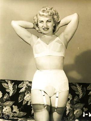 25P Vintage Babes 001