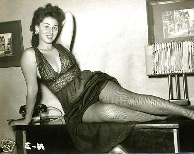 25P Vintage Babes 001