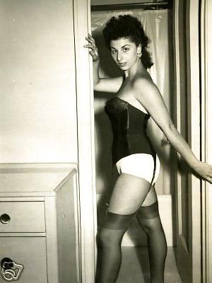 25P Vintage Babes 001