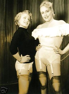 25P Vintage Babes 001