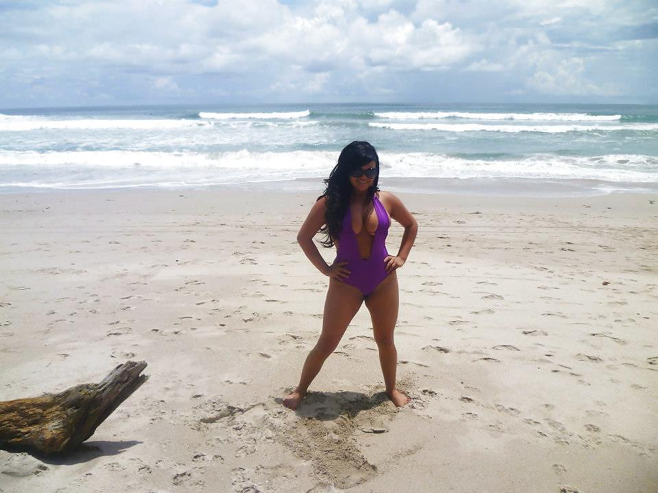 25P Big tit latina