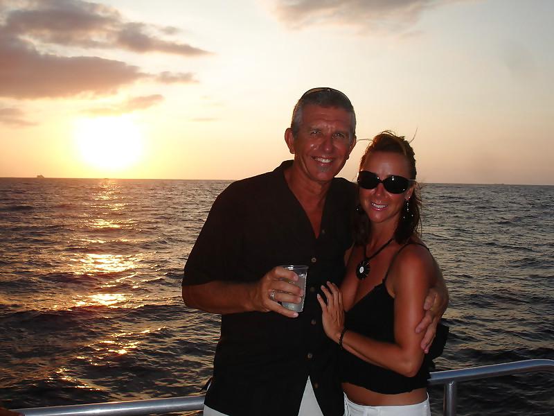 23P American amateur couple