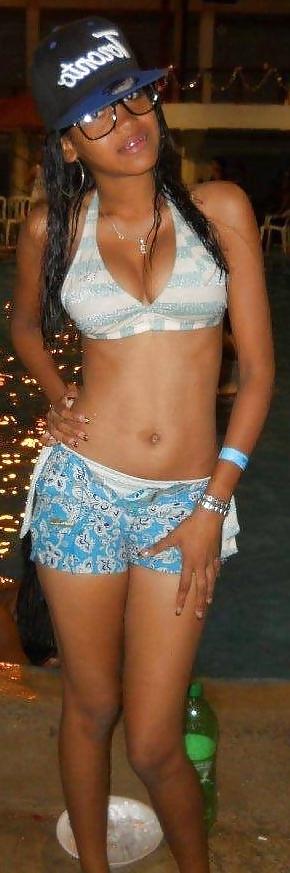 25P Sexy ebony friends