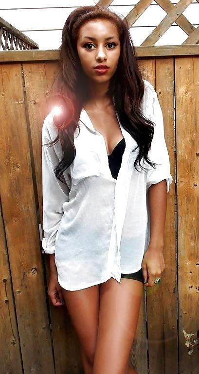 25P Sexy ebony friends