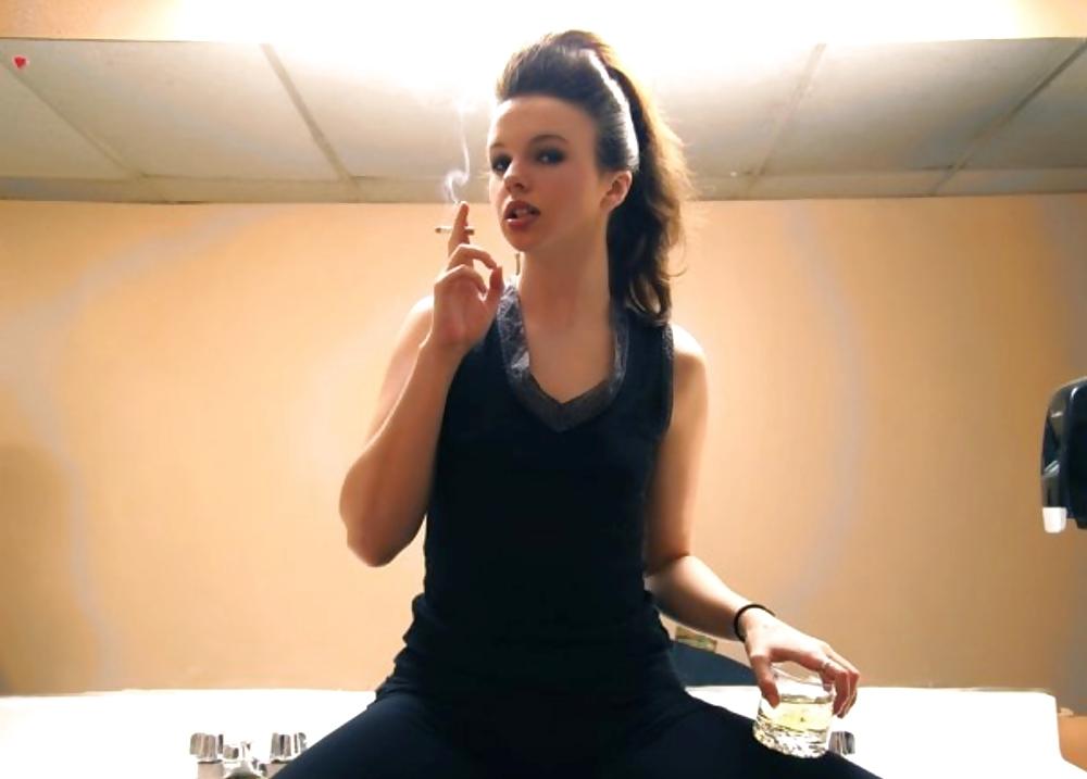 25P Smoking Sexy