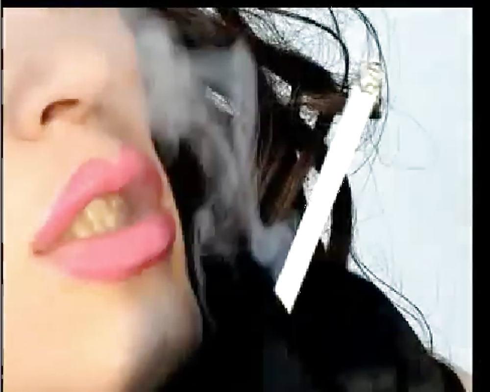 25P Smoking Sexy