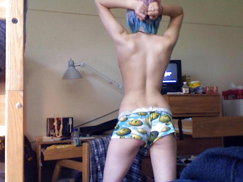 25P Stolen Pics - Busted Emo Slut Part 1